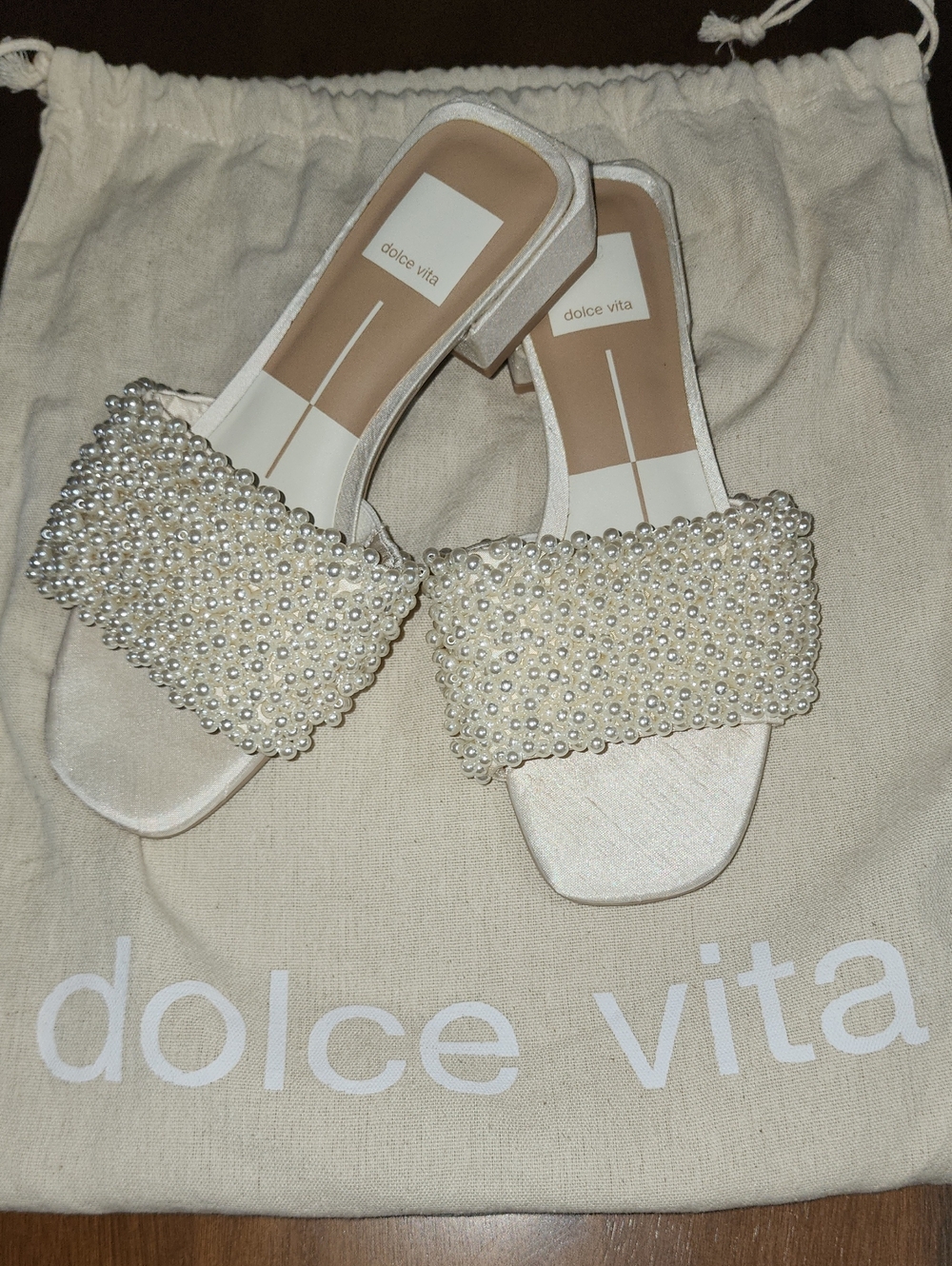 Dolce Vita Halie Pearl Mules Sandals NWOT w/ Dust Bag Size 6